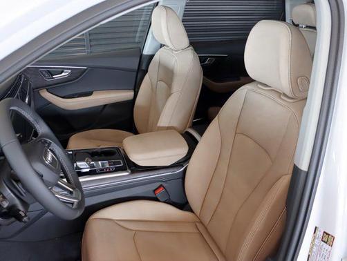 Glacier White Metallic 2026 Audi Q7 45 Premium Plus