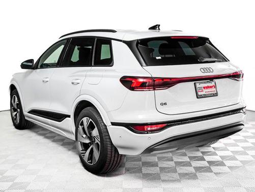 2025 Audi Q6 e-tron Premium Plus quattro