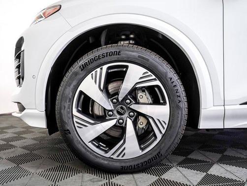 2025 Audi Q6 e-tron Premium Plus quattro