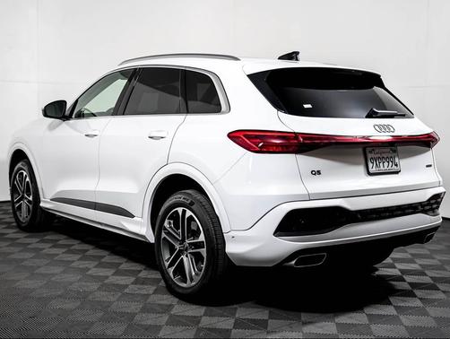 Arkona White 2025 Audi Q5 Premium Plus TFSI quattro S tronic