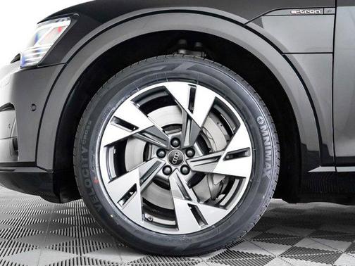 2023 Audi e-tron Premium Plus quattro