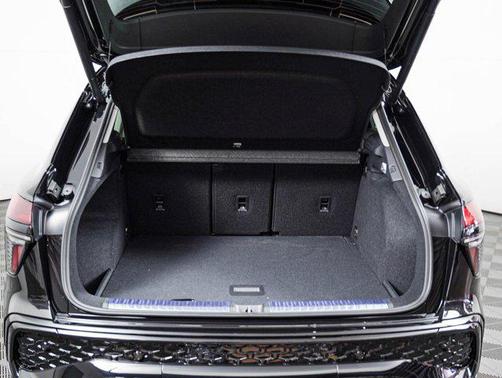 Mythos Black Metallic 2026 Audi Q3 TFSI quattro S tronic