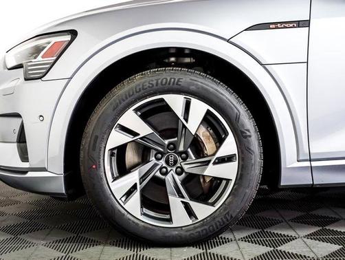 2022 Audi e-tron Premium