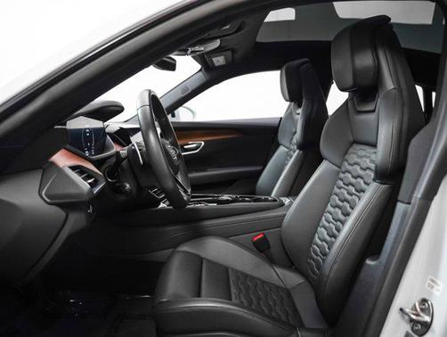 2023 Audi e-tron GT Premium Plus quattro