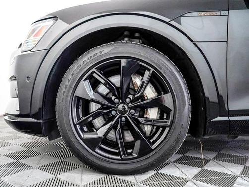 2021 Audi e-tron Premium Plus