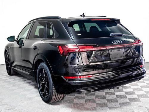 2021 Audi e-tron Premium Plus