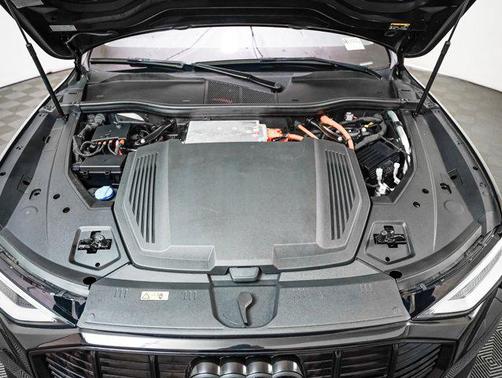 2021 Audi e-tron Premium Plus