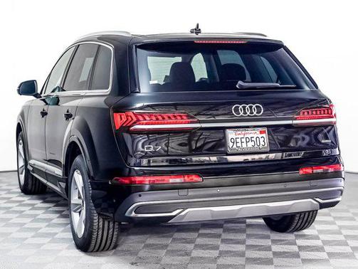 2023 Audi Q7 45 Premium Plus