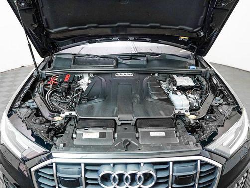 2023 Audi Q7 45 Premium Plus