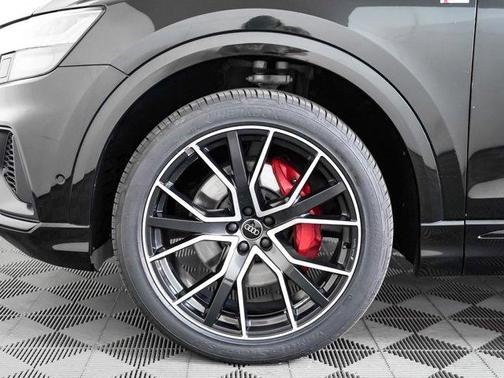 2022 Audi Q8 55 Premium Plus
