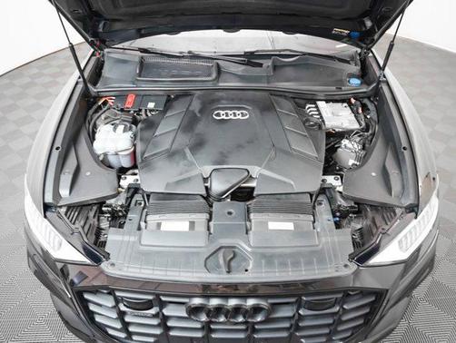 2022 Audi Q8 55 Premium Plus