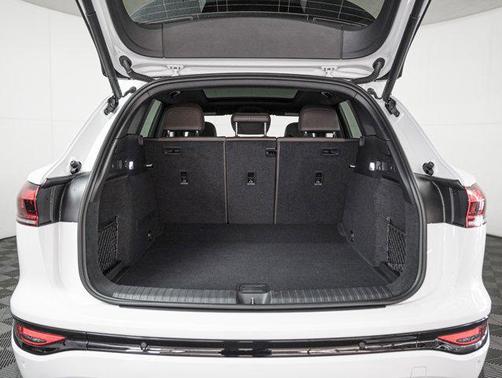 2025 Audi Q6 e-tron Prestige quattro