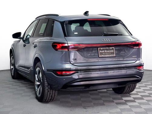 2025 Audi Q6 e-tron Premium quattro