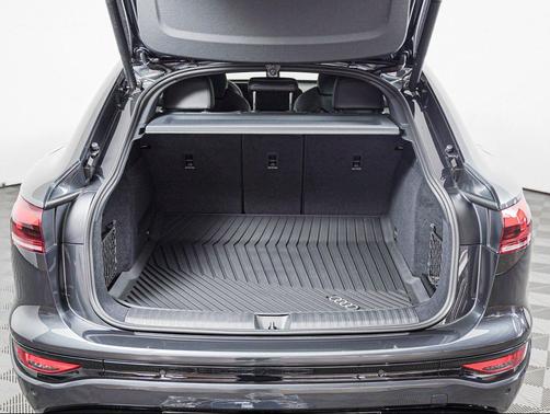 Manhattan Gray Metallic 2027 Audi Q6 e-tron Sportback Premium Plus quattro