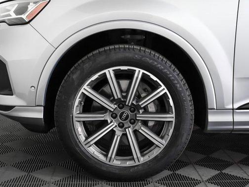 2022 Audi Q7 45 Premium Plus