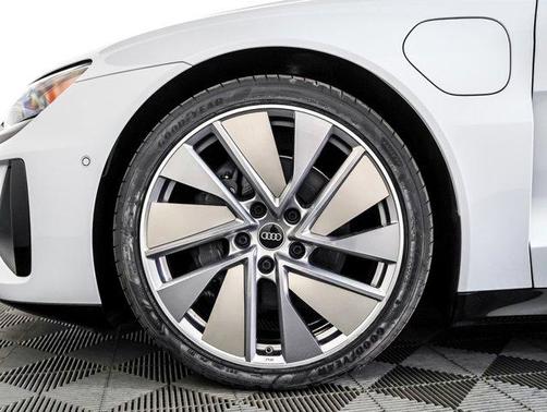 2022 Audi e-tron GT Prestige