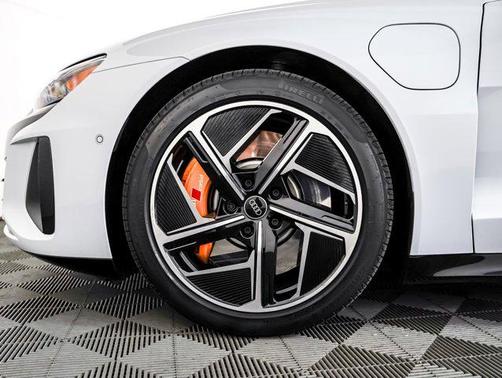 2024 Audi RS e-tron GT quattro