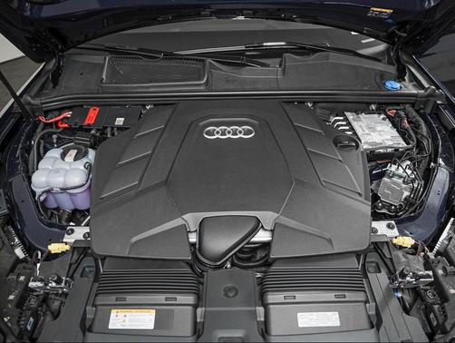Waitomo Blue Metallic 2026 Audi Q7 55 Premium Plus