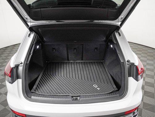 Glacier White Metallic 2023 Audi Q4 e-tron Prestige 50 quattro