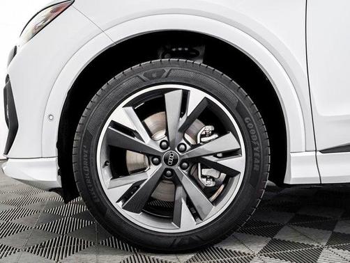 Glacier White Metallic 2023 Audi Q4 e-tron Prestige 50 quattro