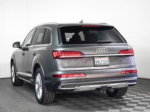 2022 Audi Q7 45 Premium