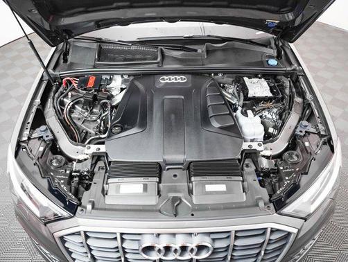 2022 Audi Q7 45 Premium
