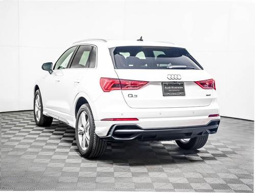 Ibis White 2023 Audi Q3 Premium 45 TFSI S line quattro Tiptronic
