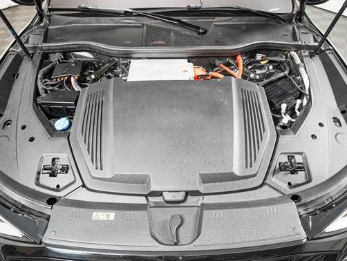 Mythos Black Metallic 2019 Audi e-tron Premium Plus