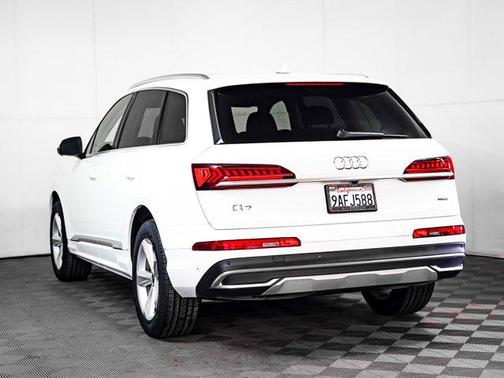 2022 Audi Q7 45 Premium