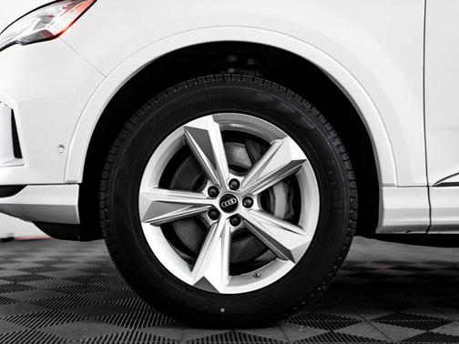 2022 Audi Q7 45 Premium