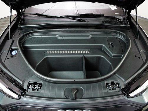 2025 Audi Q6 e-tron Prestige quattro