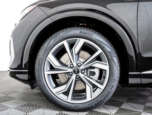 2025 Audi Q4 e-tron Sportback Premium 55 quattro