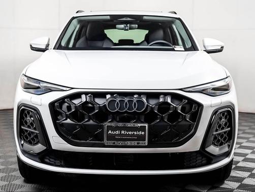 Glacier White Metallic 2026 Audi Q5 Premium Plus TFSI quattro S tronic