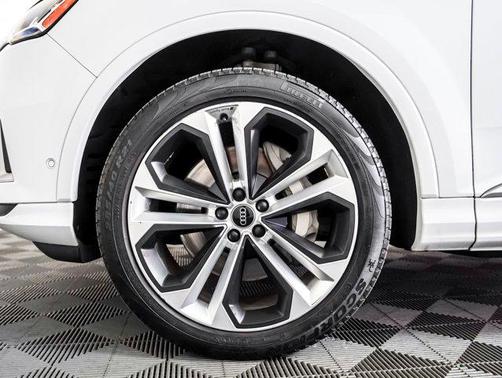 2021 Audi Q7 55 Premium Plus