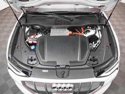 2019 Audi e-tron Premium Plus