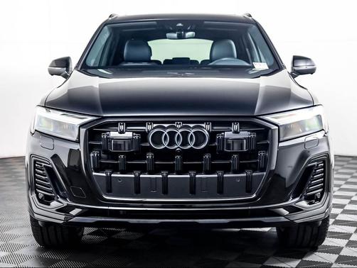 Mythos Black Metallic 2025 Audi Q7 45 Premium Plus
