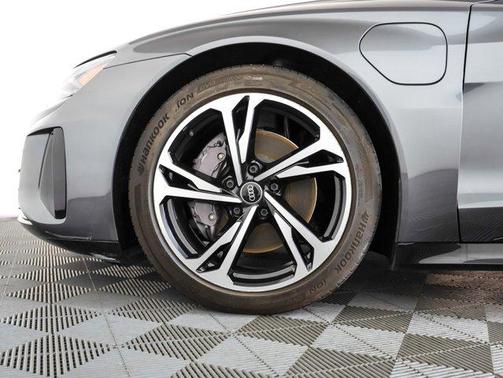 2022 Audi e-tron GT Premium Plus