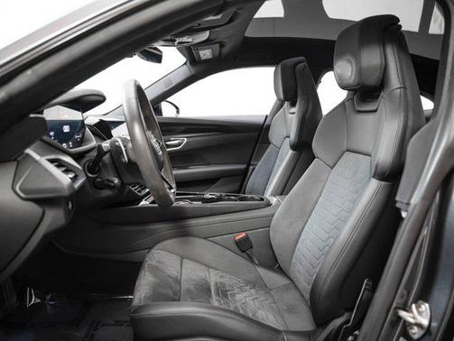 2022 Audi e-tron GT Premium Plus