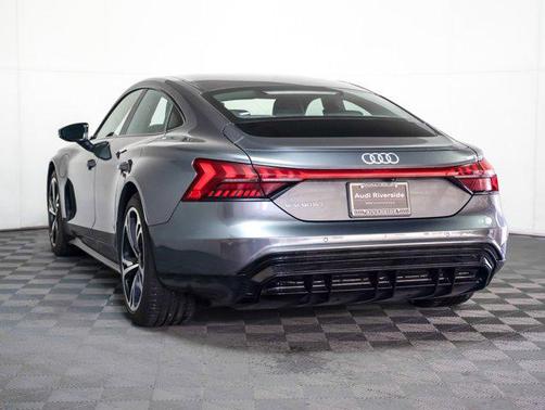 2022 Audi e-tron GT Premium Plus