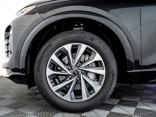 2025 Audi Q6 e-tron Premium Plus quattro