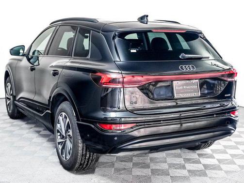 2025 Audi Q6 e-tron Premium Plus quattro