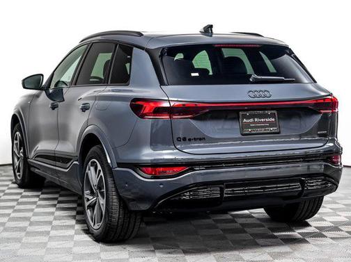 Magnet Gray 2027 Audi Q6 e-tron Premium Plus