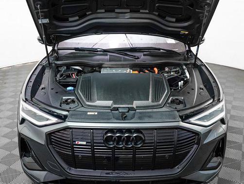 2022 Audi e-tron Sportback S line Premium