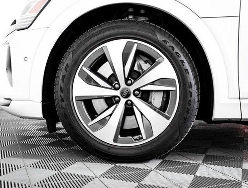 2024 Audi Q8 e-tron Premium Plus