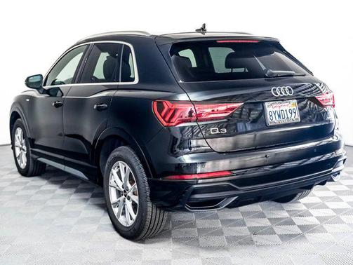2022 Audi Q3 45 S line Premium