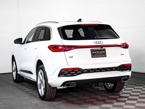 Glacier White Metallic 2025 Audi Q5 Premium Plus TFSI quattro S tronic