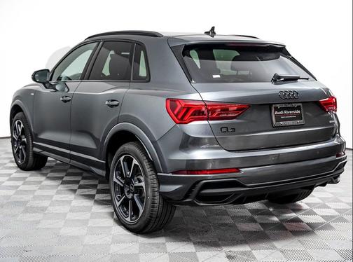 Daytona Gray Pearl Effect 2025 Audi Q3 45 S line Premium Plus