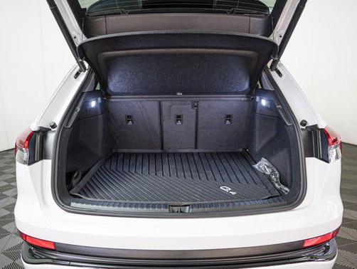 2024 Audi Q4 e-tron Premium Plus 55 quattro