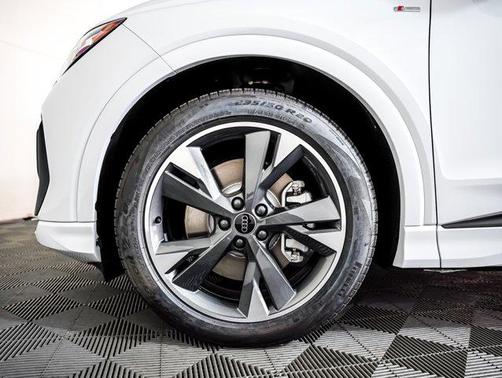 2025 Audi Q4 e-tron Premium 55 quattro