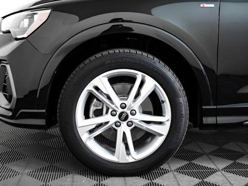2022 Audi Q3 45 S line Premium